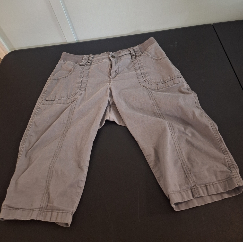 Lee Women's Capris in Taupe**